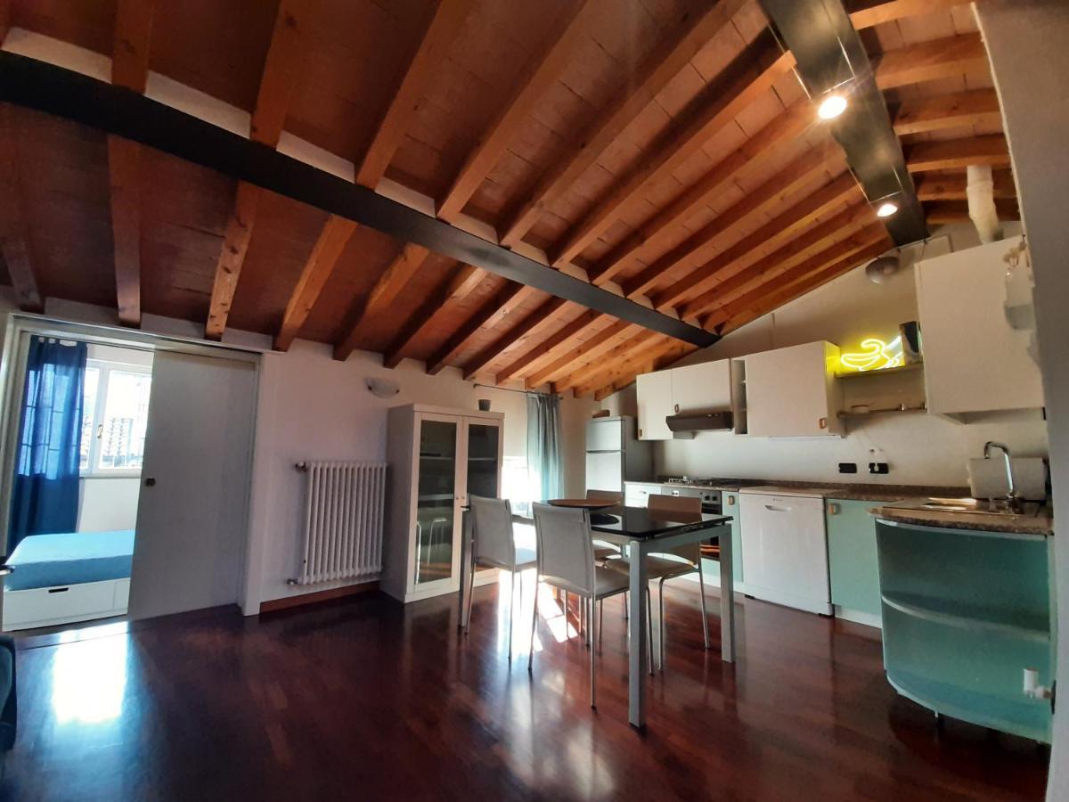 Appartamento Sui Tetti Di Parma Exterior foto